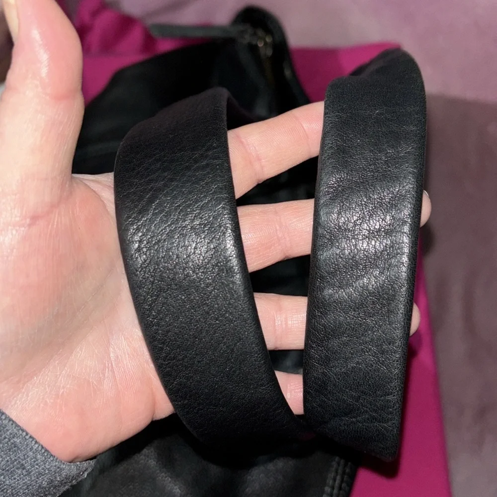 The Sak Black Leather Purse - Picture 2 of 11